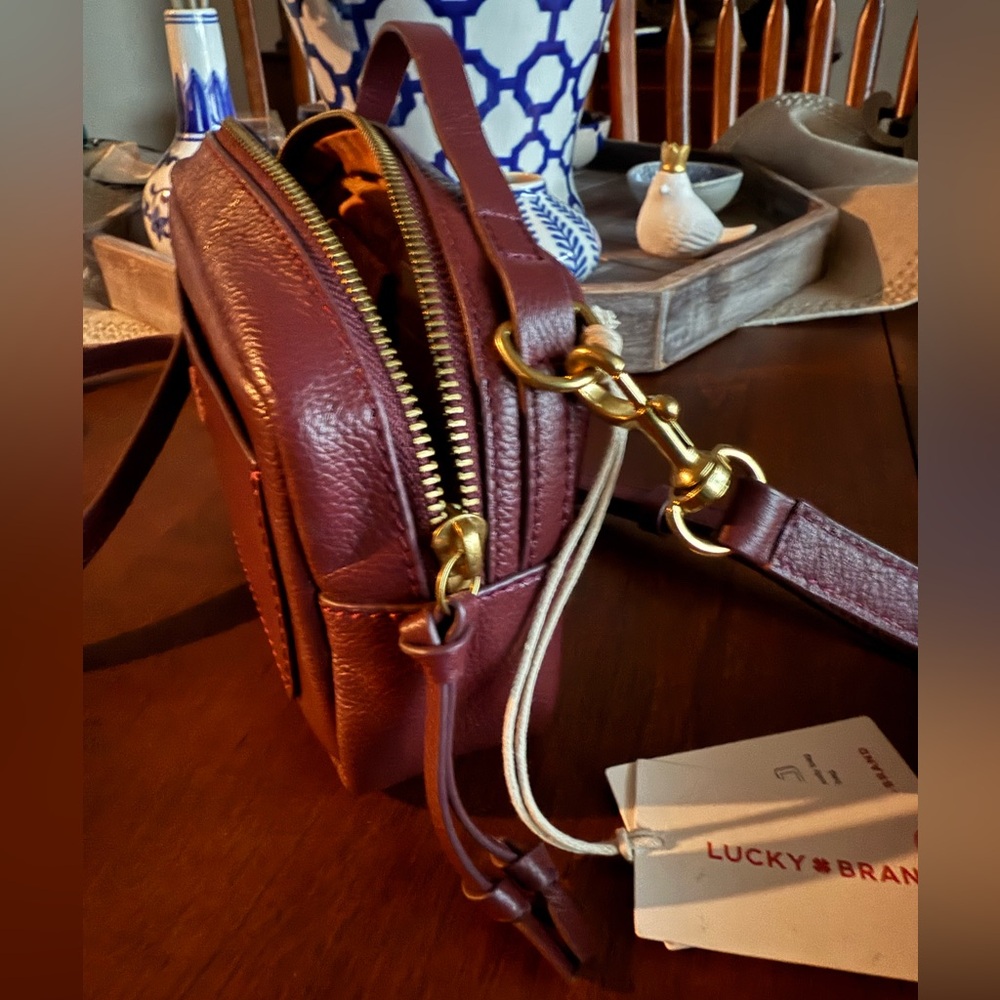 NEW ‘Lucky Brand’ Bag in Genuine Leather that can be carried two different ways - Picture 14 of 16